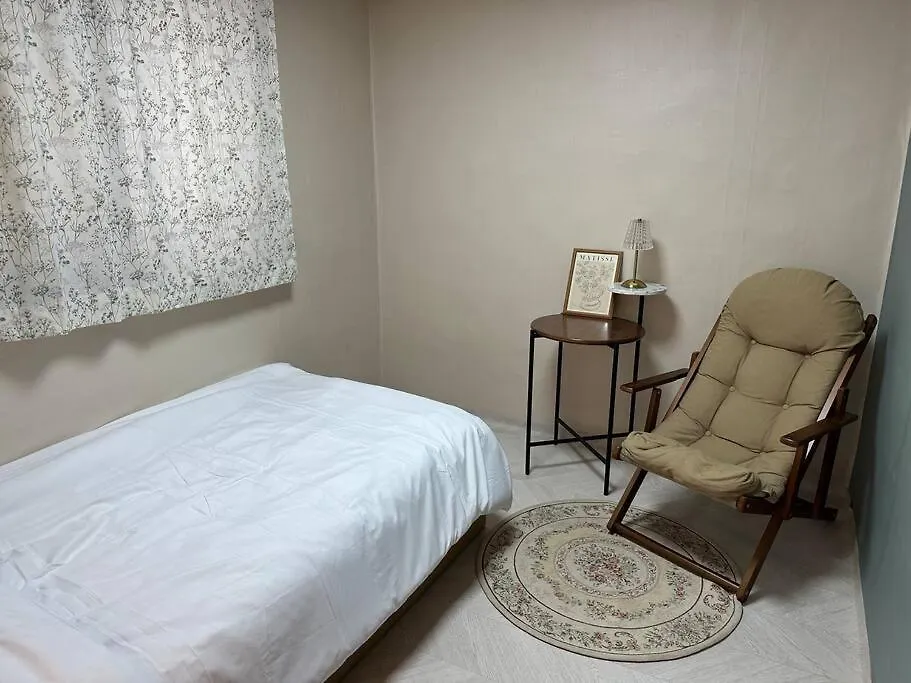 Villa Mokdong Rodeo 3 Room Seoul